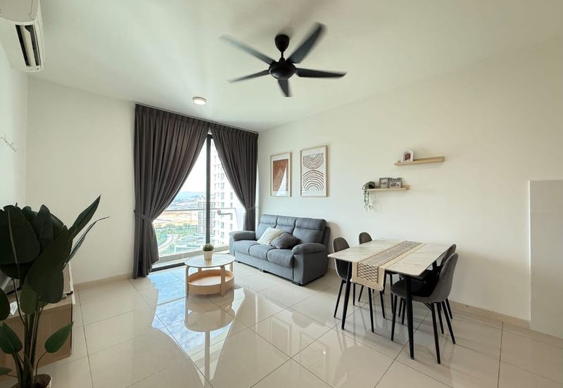 The M @ Medini Macrolink