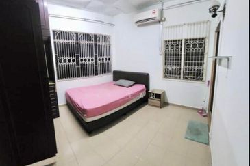 Taman Pelangi, Plentong