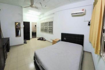 Taman Pelangi, Plentong