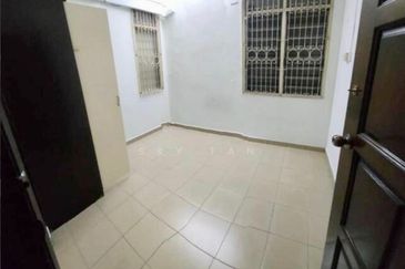 Taman Pelangi, Plentong