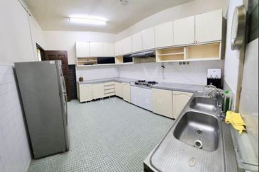 Taman Pelangi, Plentong