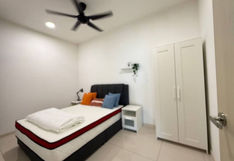 The M @ Medini Macrolink