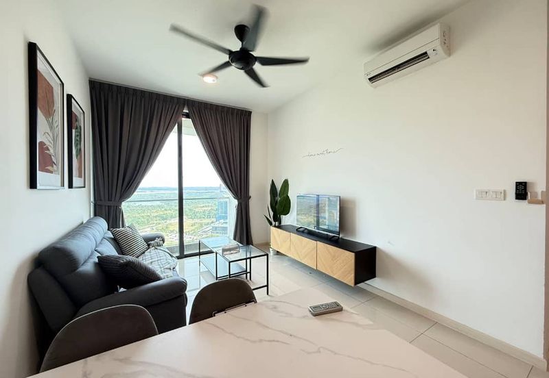 The M @ Medini Macrolink