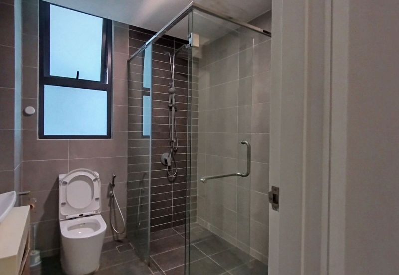 The M @ Medini Macrolink