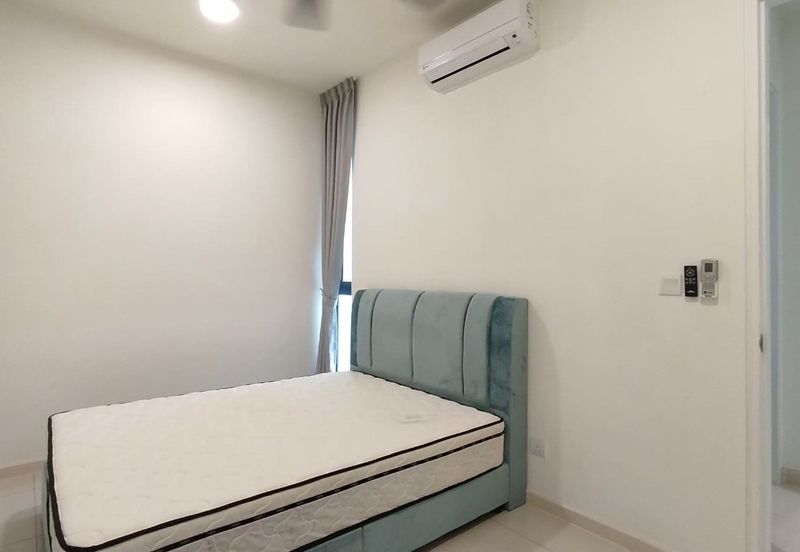 The M @ Medini Macrolink