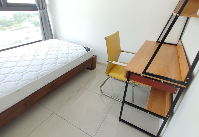 The M @ Medini Macrolink