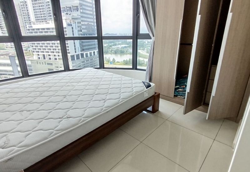 The M @ Medini Macrolink