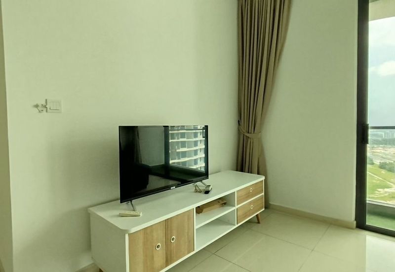 The M @ Medini Macrolink