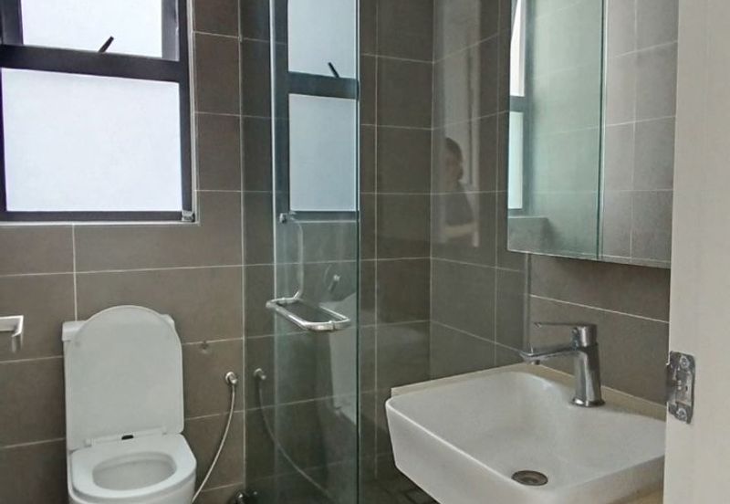 The M @ Medini Macrolink