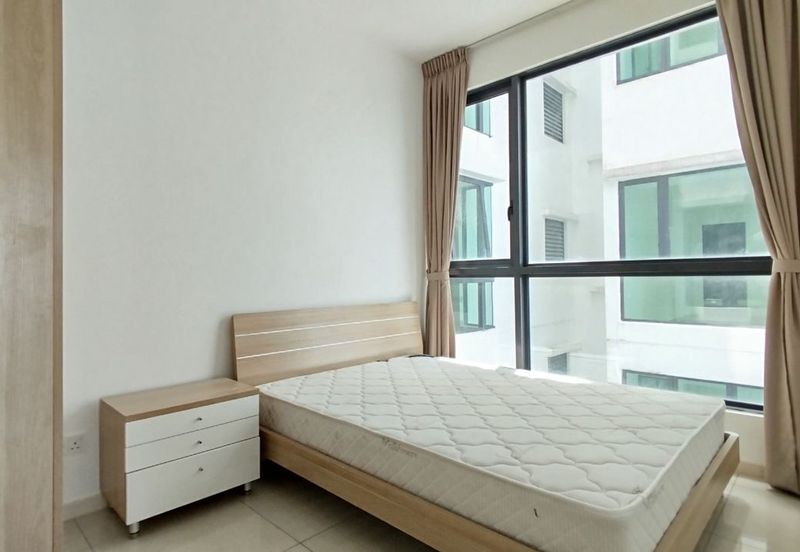 The M @ Medini Macrolink