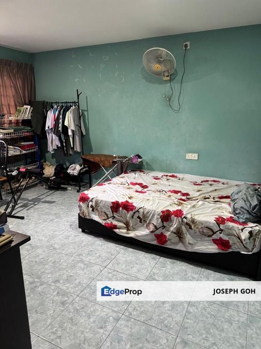 Taman Gaya, 2 Storey terrace renovation unit, 5 bedrooms, Johor, Ulu Tiram