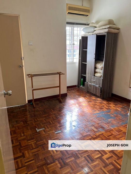 Bandar Putra Jalan Nuri, Kulai, Double Storey House , Partially Furnished , Johor, Kulai