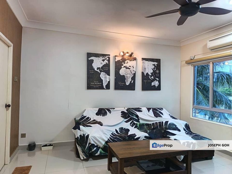 Desaru Tiara Seaview Residence, 1 bedroom for sale, at balcony can see sunrise , Johor, Pengerang