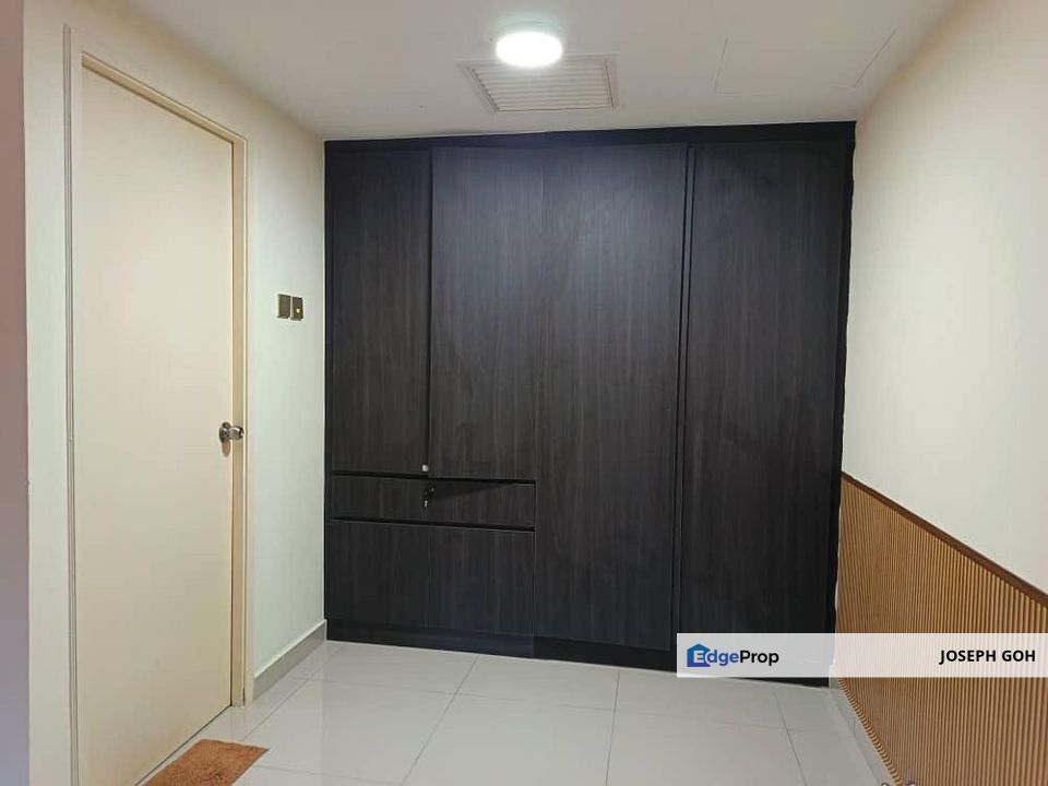 Desaru Tiara Seaview Residence, 1 bedroom for sale, at balcony can see sunrise , Johor, Pengerang