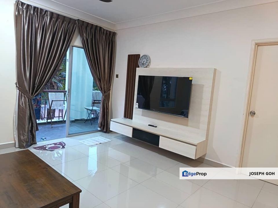 Desaru Tiara Seaview Residence, 1 bedroom for sale, at balcony can see sunrise , Johor, Pengerang