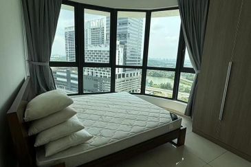 The M @ Medini Macrolink