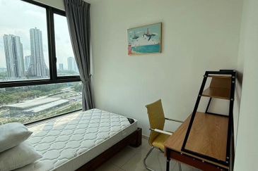 The M @ Medini Macrolink