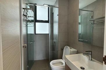 The M @ Medini Macrolink