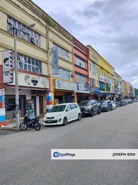 Kulai,Banda Putra shoplot,the shop facing Main Road , Johor, Kulai