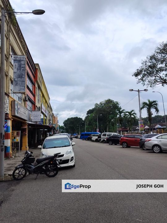 Kulai,Banda Putra shoplot,the shop facing Main Road , Johor, Kulai