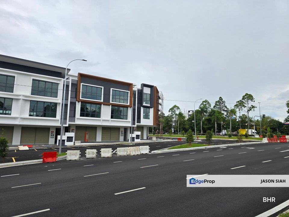 New 3 sty bandar seri putra for rent, Selangor, Bangi