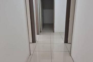 Pangsapuri Mesra Jaya 3 Car park 1686sf 4 Bedroom 2 Bathroom