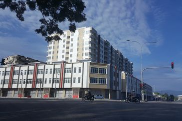 Pangsapuri Mesra Jaya 3 Car park 1686sf 4 Bedroom 2 Bathroom