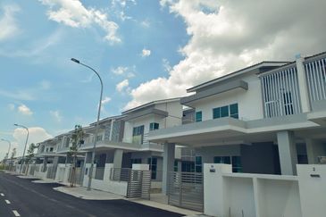 Limited Unit , Free Legal Fee