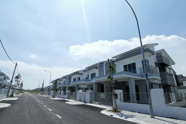 Limited Unit , Free Legal Fee