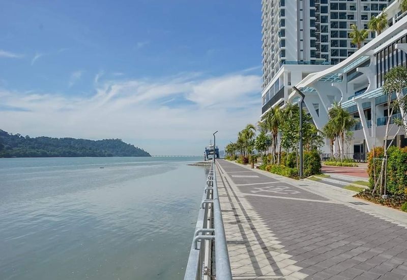 Queens Residences @ Queens Waterfront