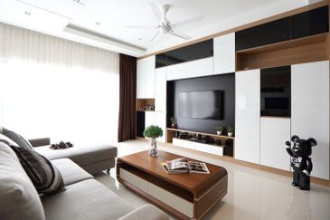 Low Booking Fee With Free Legal Fee