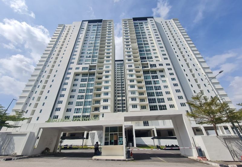 Emerald Park Apartment