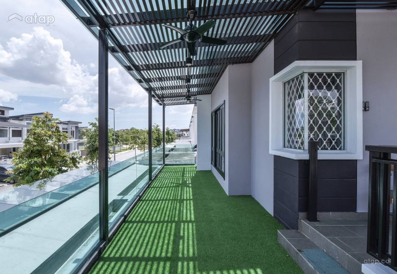 Low Booking Fee With Free Legal Fee