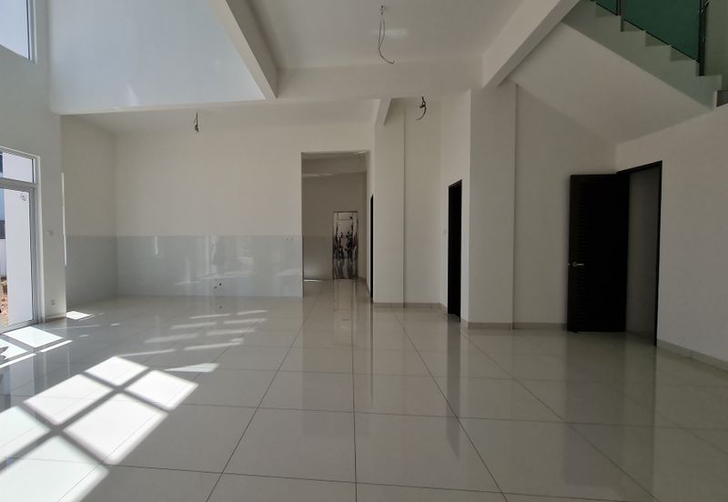 Taman Lembah Permai Three Storey Bungalow