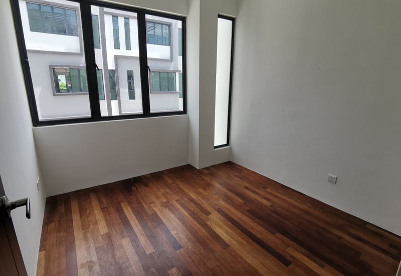 8 Babington Residence