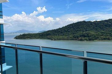 Queens Residences @ Queens Waterfront