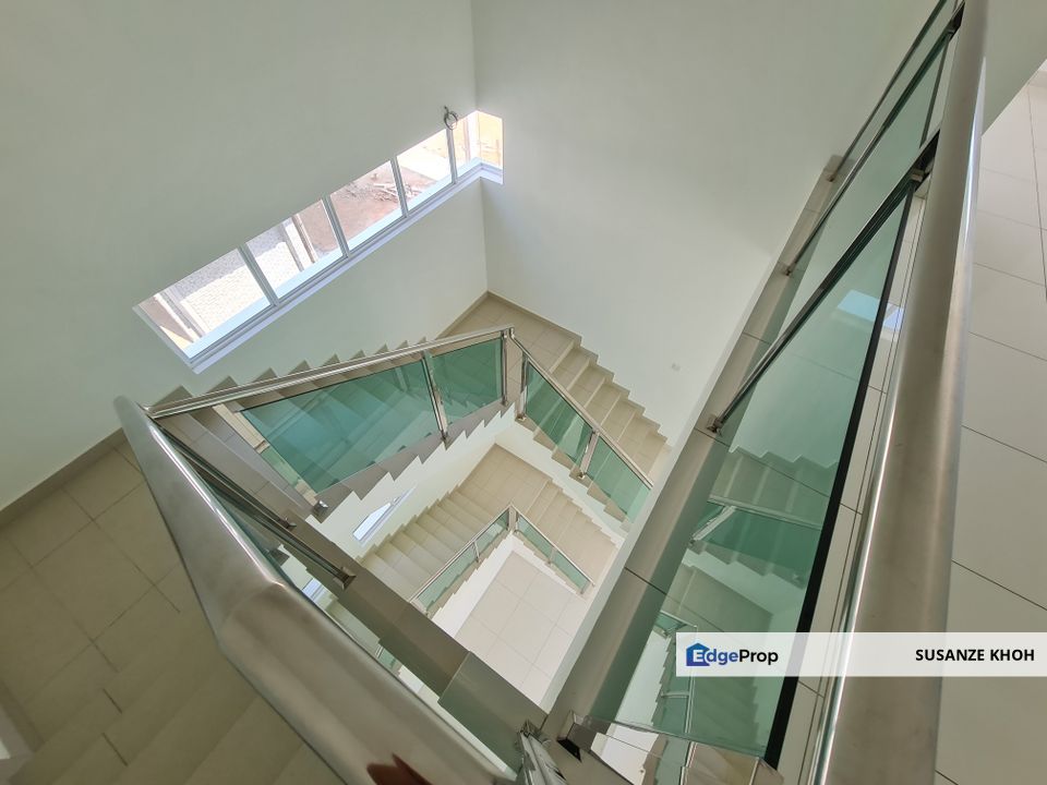 Taman Lembah Permai Three Storey Bungalow, Penang, Bukit Mertajam