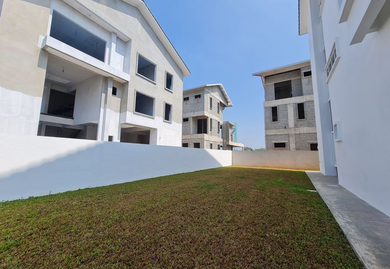 Taman Lembah Permai Three Storey Bungalow