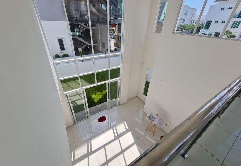 Taman Lembah Permai Three Storey Bungalow