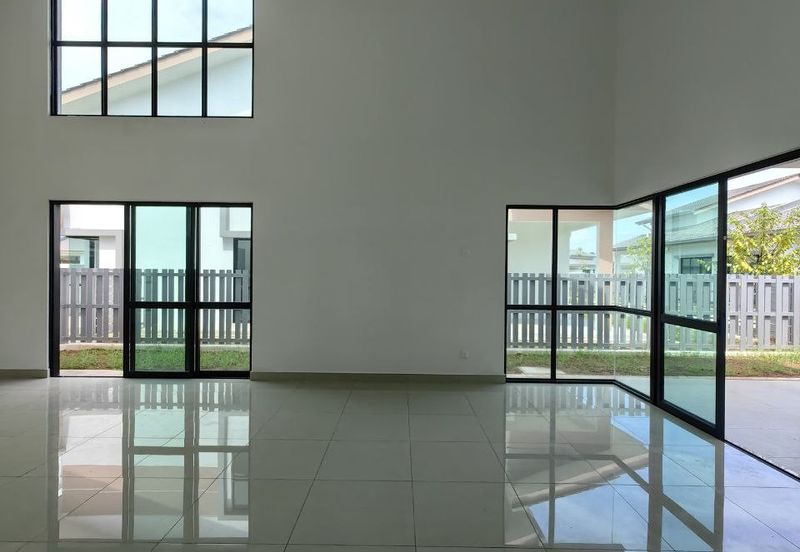 Gated & Guarded Bandar Setia Fontaines Semi D Single Storey high ceiling volumn