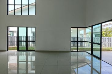 Gated & Guarded Bandar Setia Fontaines Semi D Single Storey high ceiling volumn