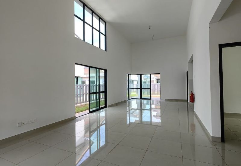 Gated & Guarded Bandar Setia Fontaines Semi D Single Storey high ceiling volumn