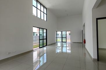 Gated & Guarded Bandar Setia Fontaines Semi D Single Storey high ceiling volumn