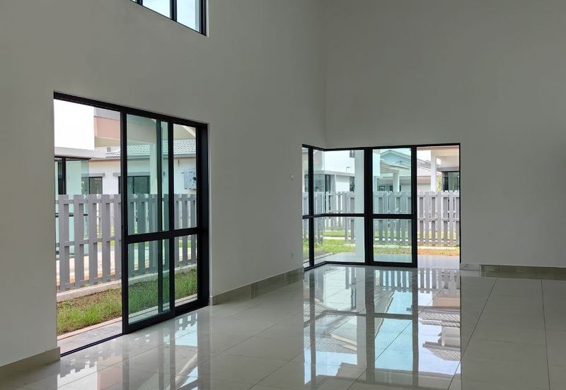 Gated & Guarded Bandar Setia Fontaines Semi D Single Storey high ceiling volumn