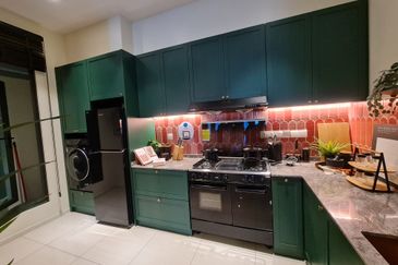 Queens Residences @ Queens Waterfront