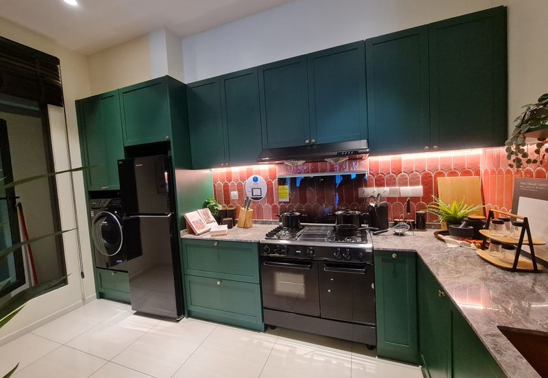 Queens Residences @ Queens Waterfront