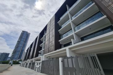 Hinai Heights Luxury Duplex Villas Tanjong Bungah Freehold