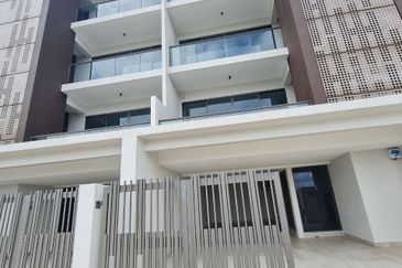 Hinai Heights Luxury Duplex Villas Tanjong Bungah Freehold