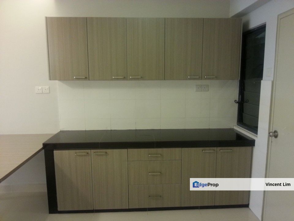 Setiawalk Condominium Near LRT Bandar Puteri Puchong PFCC IOI Mall Boulevard, Selangor, Puchong