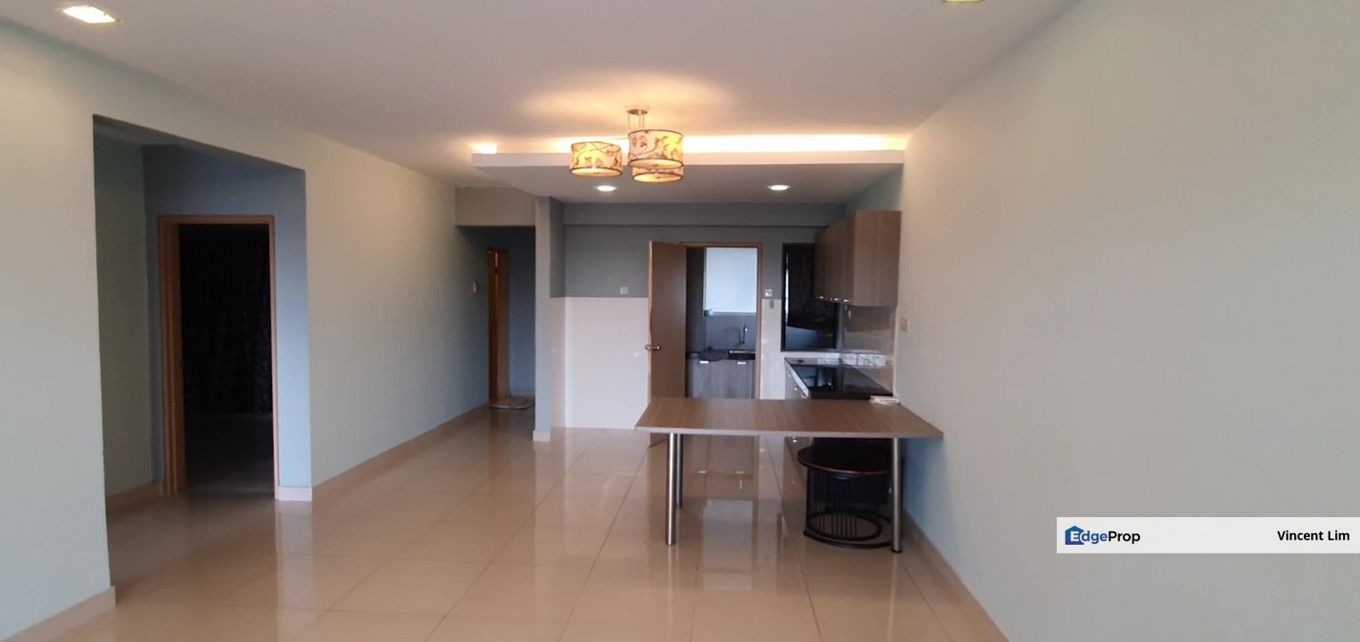 Setiawalk Condominium Near LRT Bandar Puteri Puchong PFCC IOI Mall Boulevard, Selangor, Puchong
